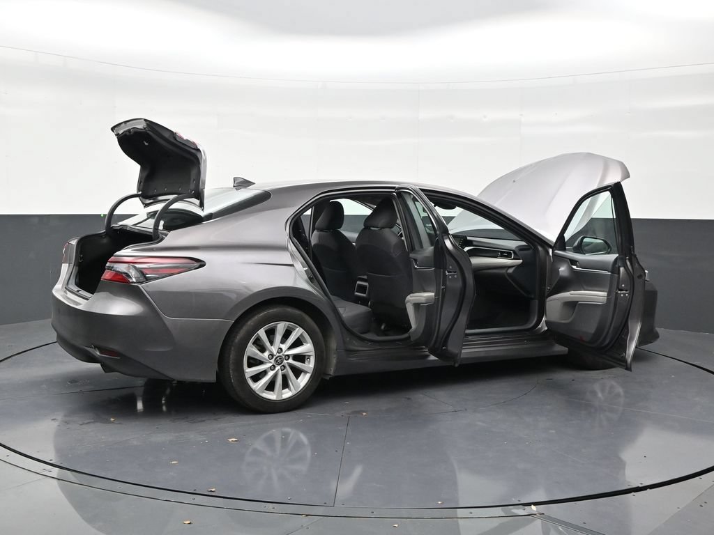 Used 2022 Toyota Camry LE FWD image 28