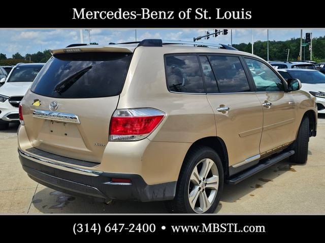 Used 2012 Toyota Highlander Limited w/ Tow Pkg AWD/4WD image 3