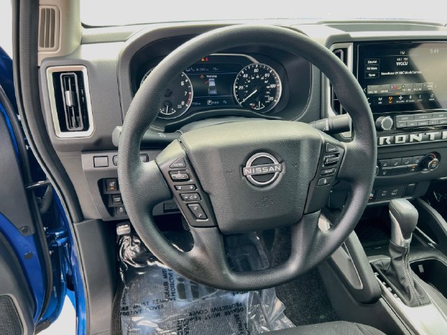 Certified 2025 Nissan Frontier SV w/ Tow Package RWD image 8