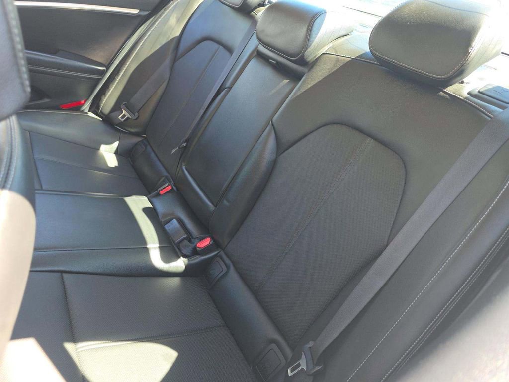 Used 2026 Genesis G70 2.5T RWD image 8