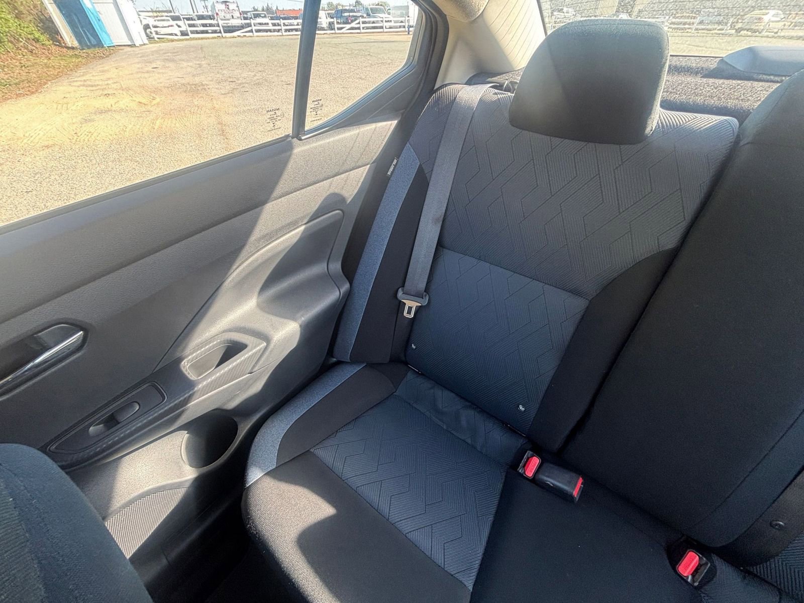 Used 2025 Nissan Versa SV image 39