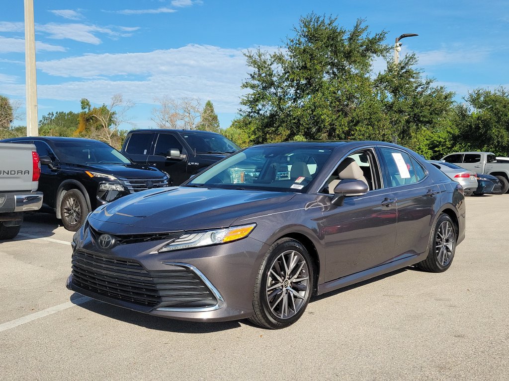 Used 2021 Toyota Camry XLE FWD image 31