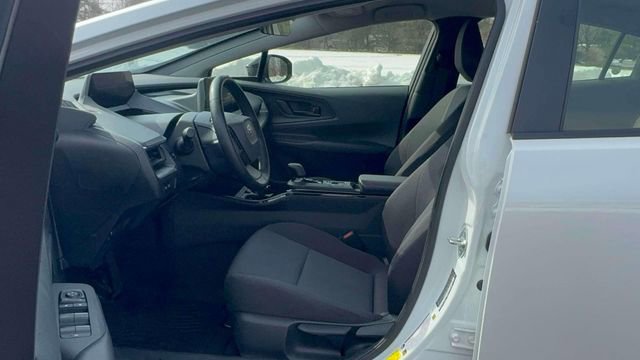 Used 2024 Toyota Prius LE image 13