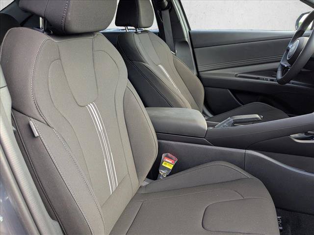 Used 2025 Hyundai Elantra Sport FWD image 21