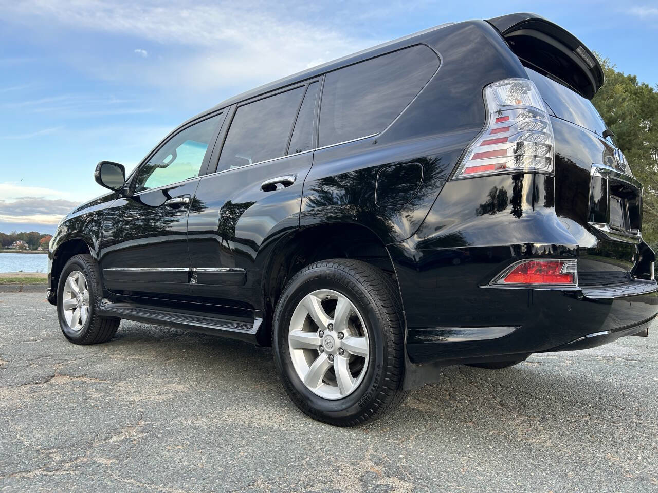 Used 2018 Lexus GX 460 image 19