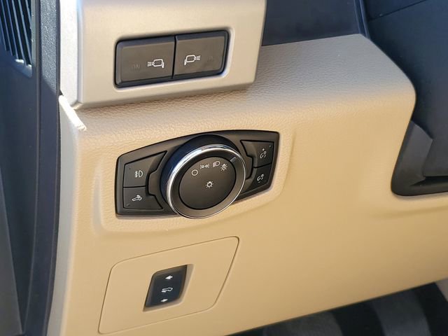 Used 2016 Ford F150 Lariat w/ Equipment Group 502A Luxury image 8