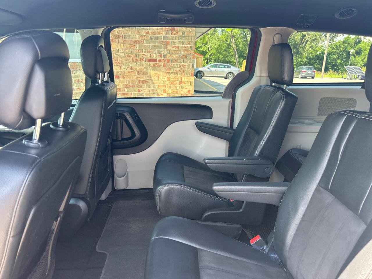 Used 2020 Dodge Grand Caravan SXT FWD image 21