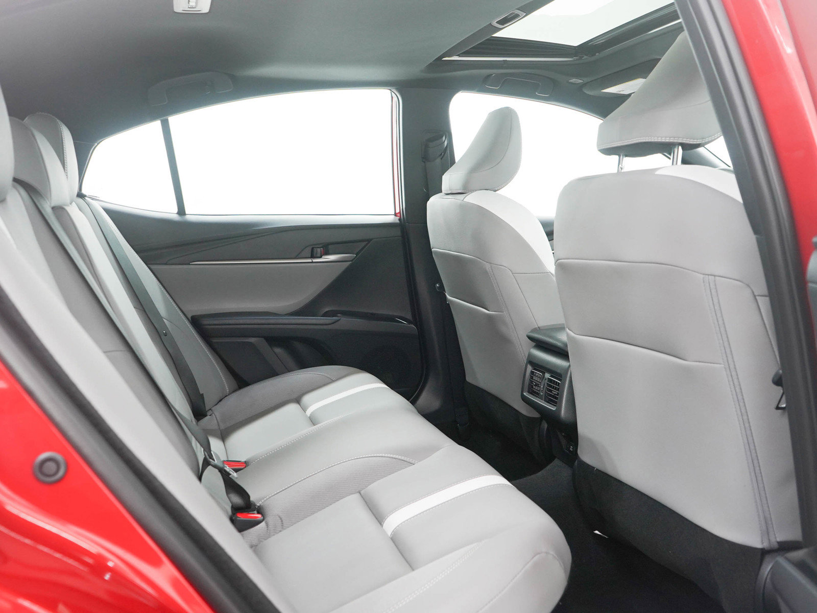 Used 2026 Toyota Camry SE w/ Multimedia Upgrade Package image 12