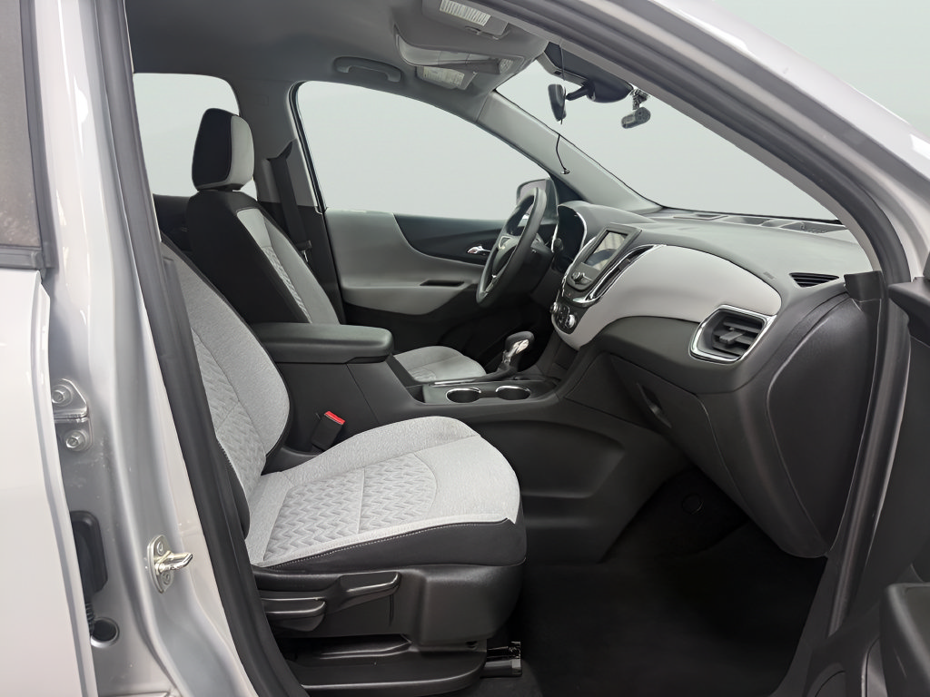 Used 2022 Chevrolet Equinox LS w/ LS Convenience Package FWD image 13