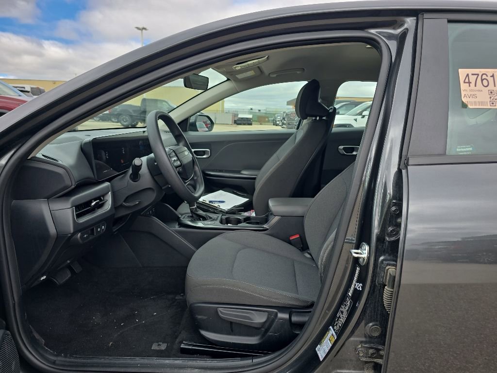 Used 2025 Kia K4 FWD image 8