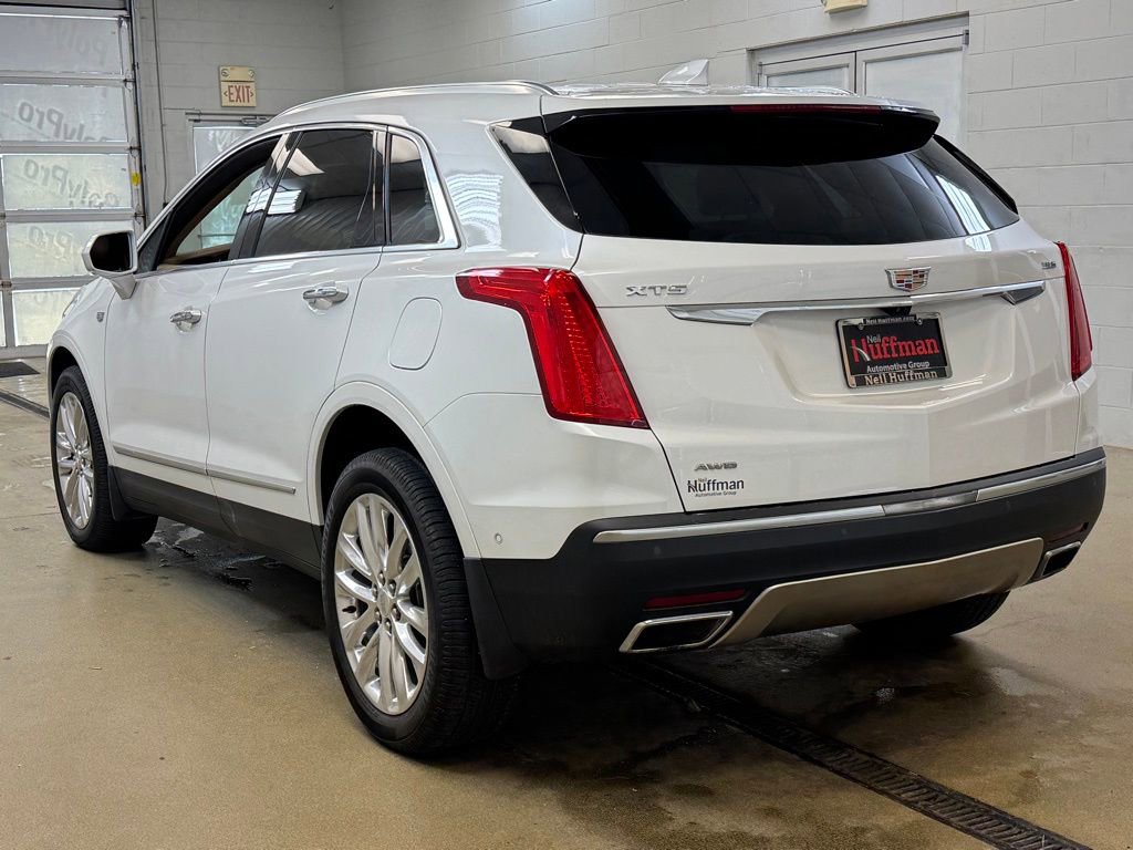Used 2017 Cadillac XT5 Platinum w/ Driver Assist Package image 7