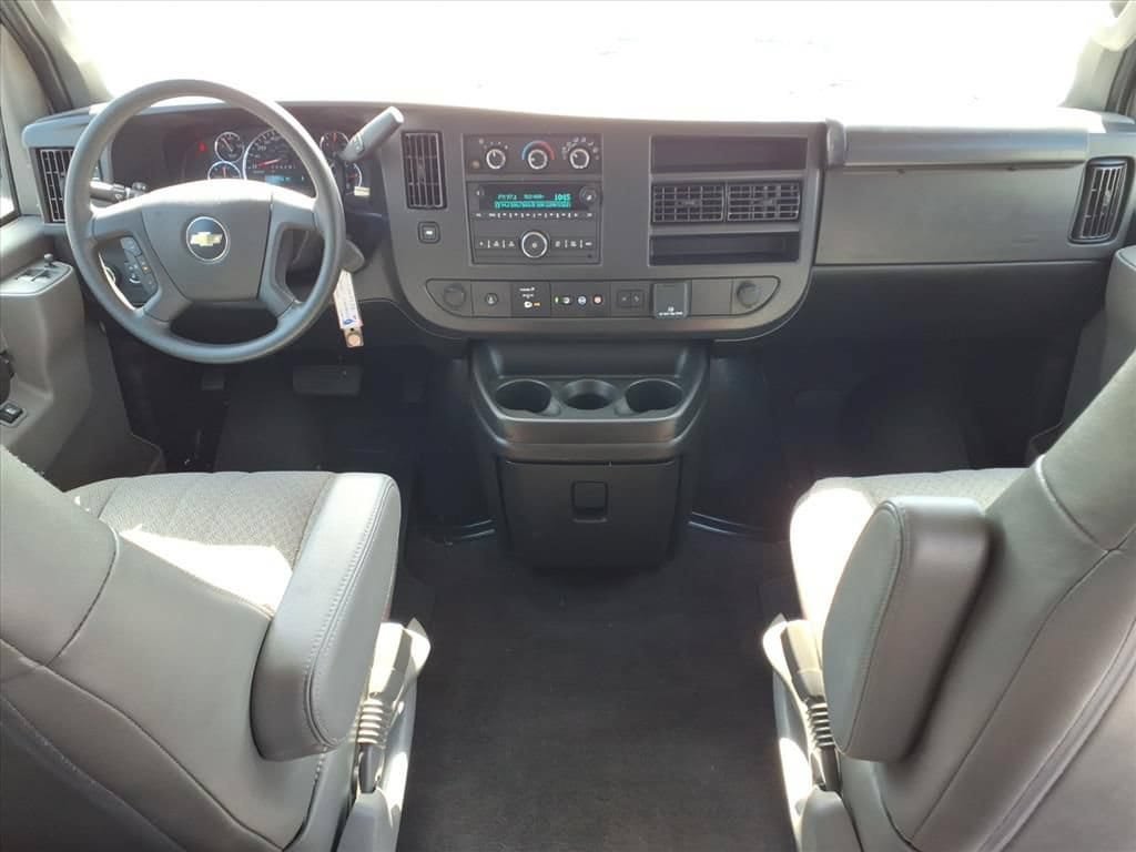 Used 2025 Chevrolet Express 3500 LT w/ LT Preferred Equipment Group RWD image 27
