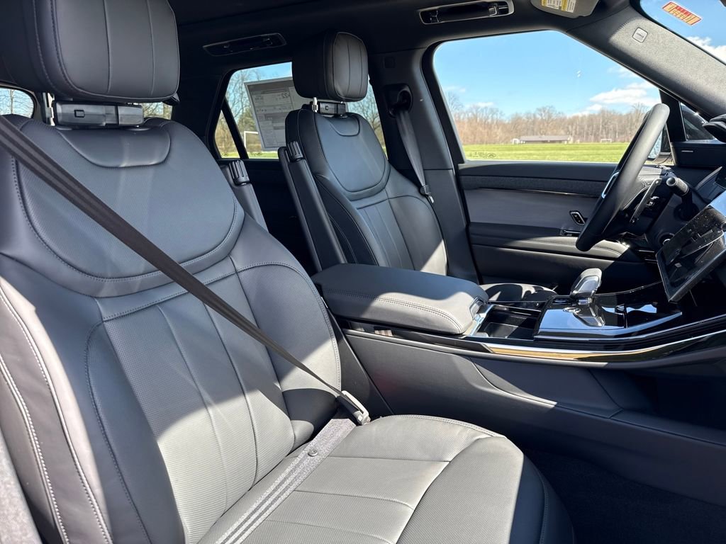 New 2026 Land Rover Range Rover Sport SE AWD/4WD image 16