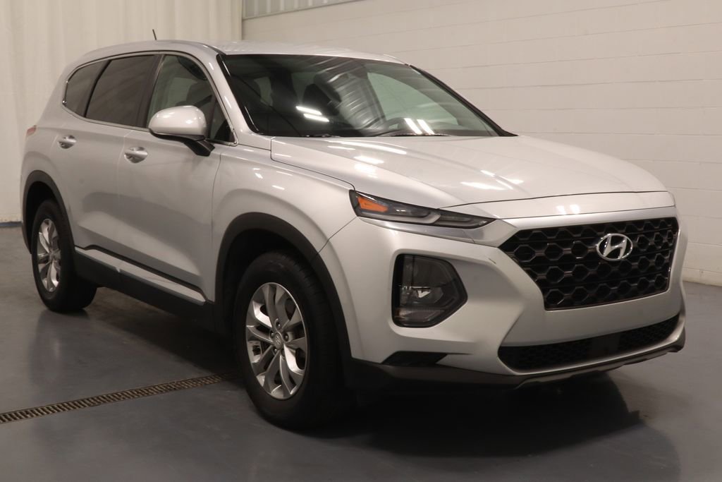 Used 2019 Hyundai Santa Fe SE AWD/4WD image 2