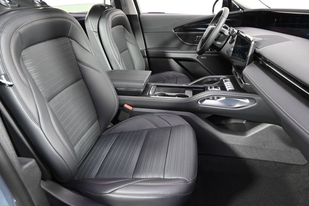 New 2026 Lincoln Nautilus Reserve w/ Jet Appearance Package image 16