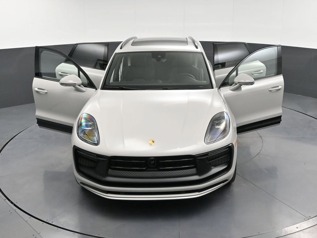New 2026 Porsche Macan GTS AWD/4WD image 34