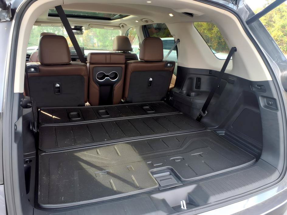 Used 2025 Honda Pilot Elite image 10