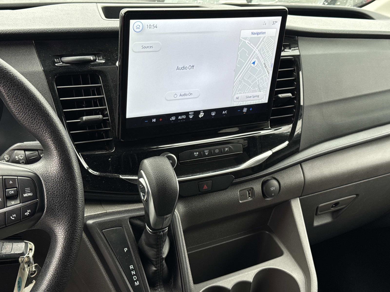 Used 2024 Ford Transit 350 XLT image 3