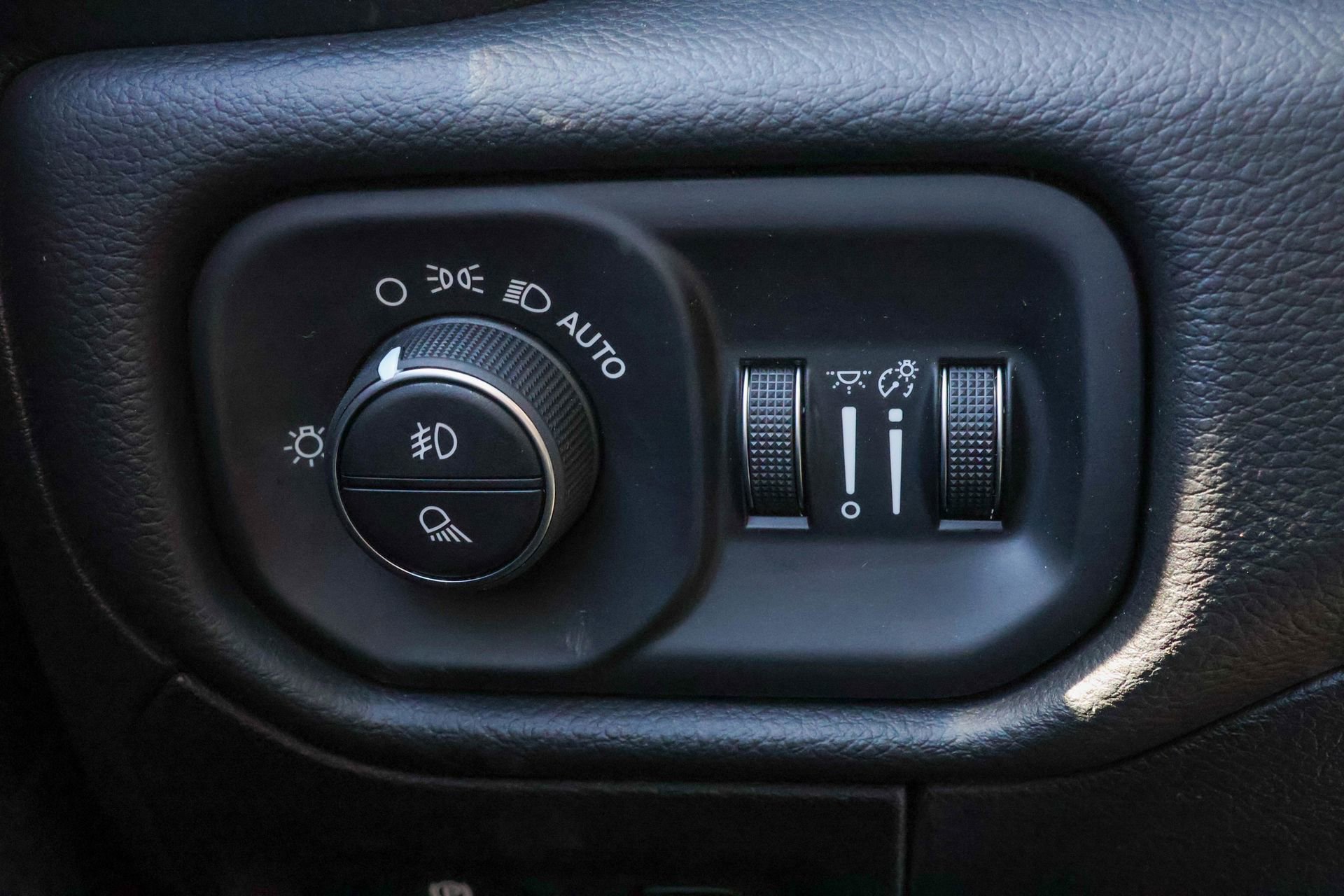 New 2026 RAM 1500 4x4 Crew Cab image 27