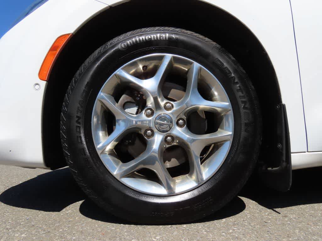 Used 2017 Chrysler Pacifica Limited image 9