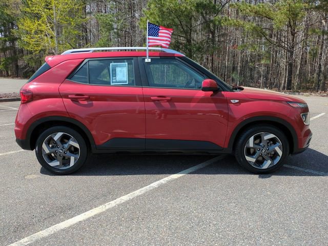 Used 2023 Hyundai Venue SEL w/ Cargo Package image 3