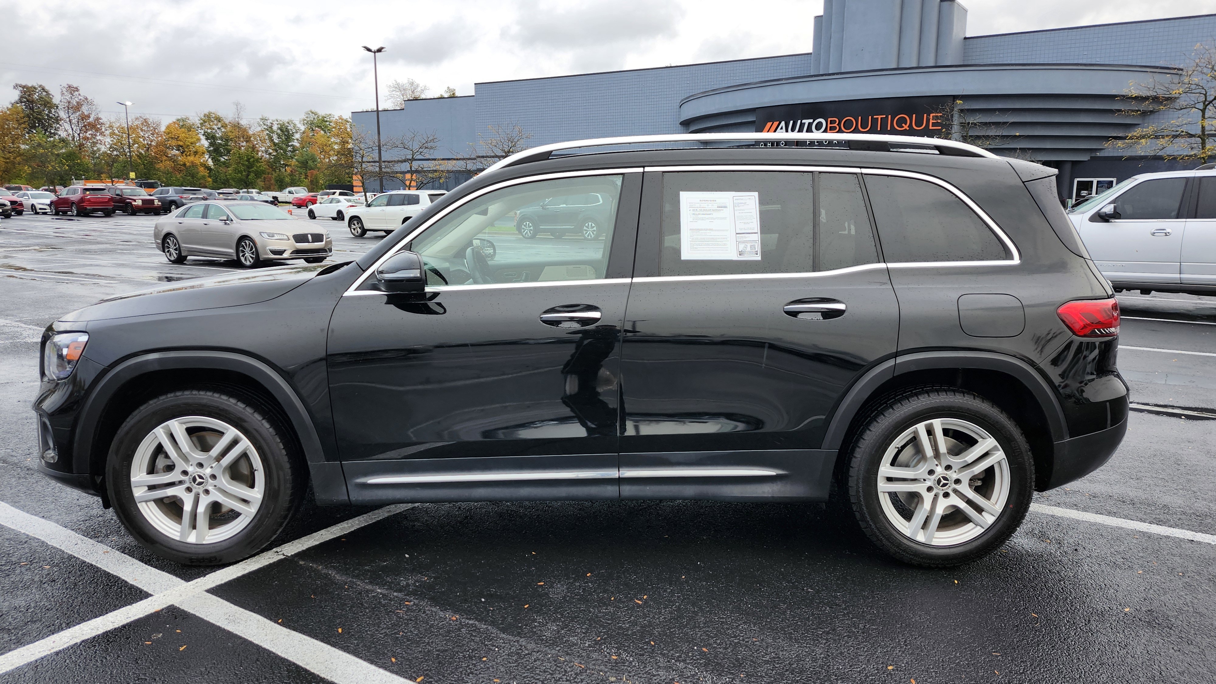 Used 2020 Mercedes-Benz GLB 250 w/ Premium Package image 8