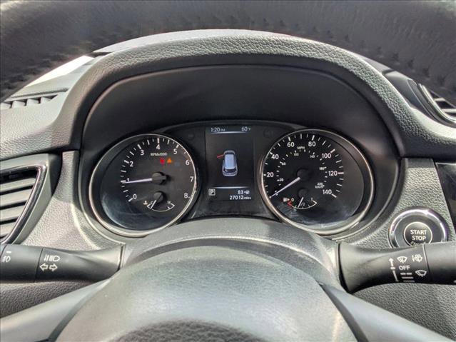 Used 2017 Nissan Rogue SV w/ SV Premium Package image 17