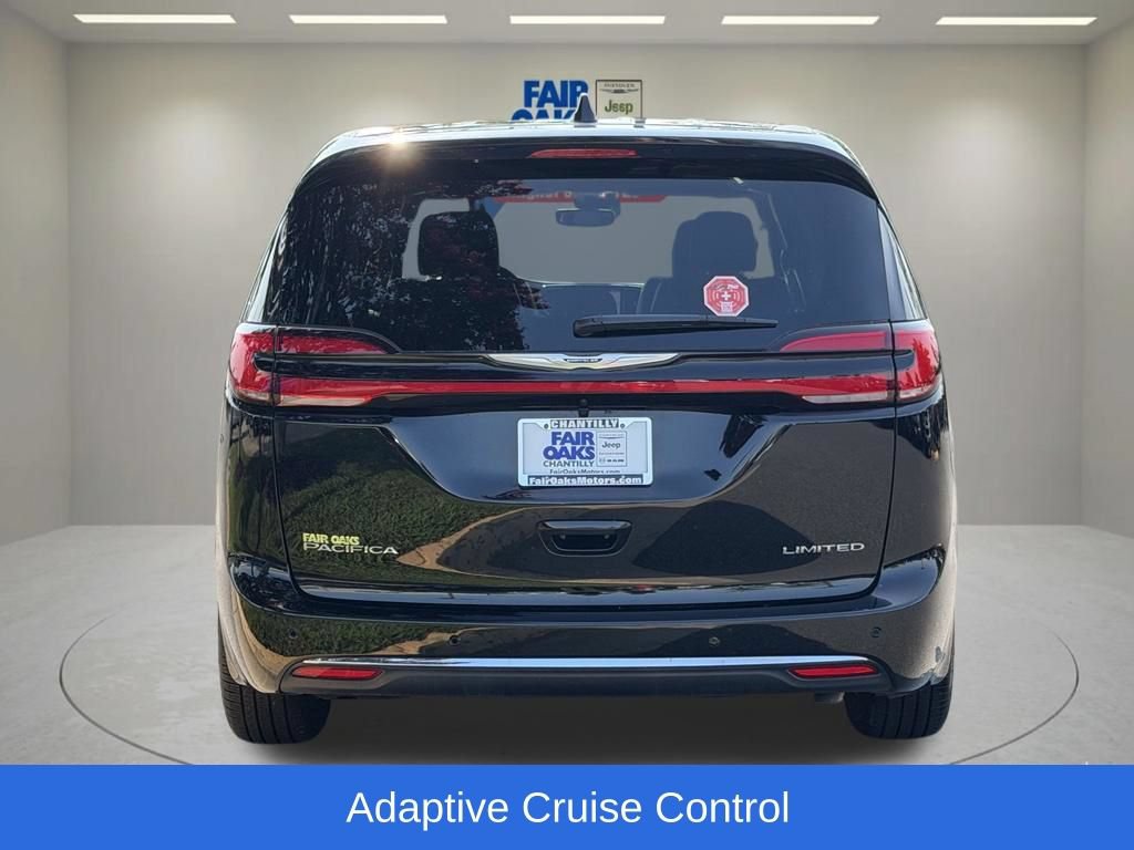Used 2026 Chrysler Pacifica Limited FWD image 9