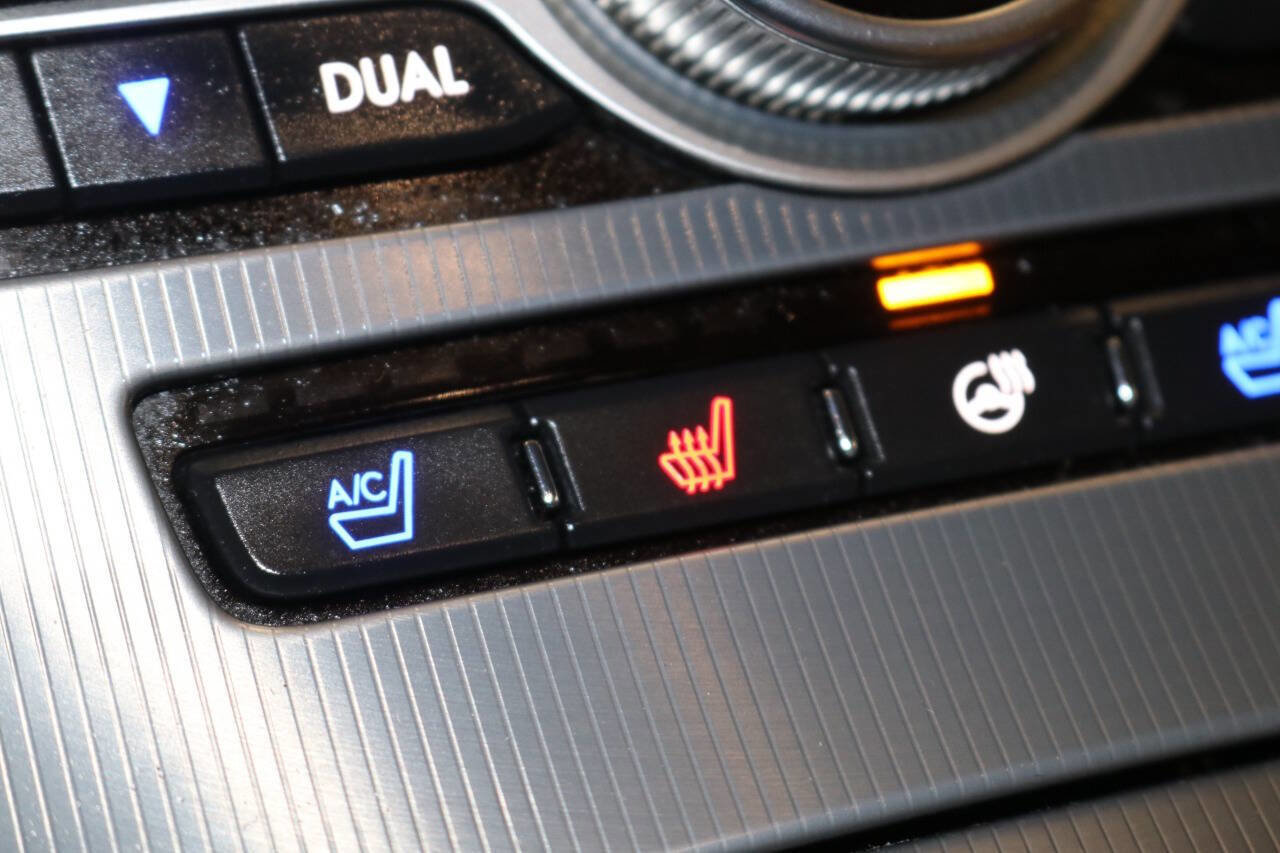 Used 2020 Lincoln MKZ Reserve w/ Elements Package image 39