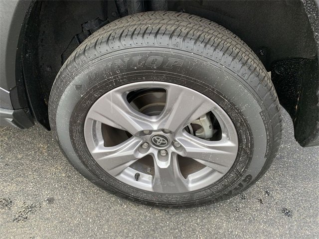 Used 2025 Toyota RAV4 XLE image 35