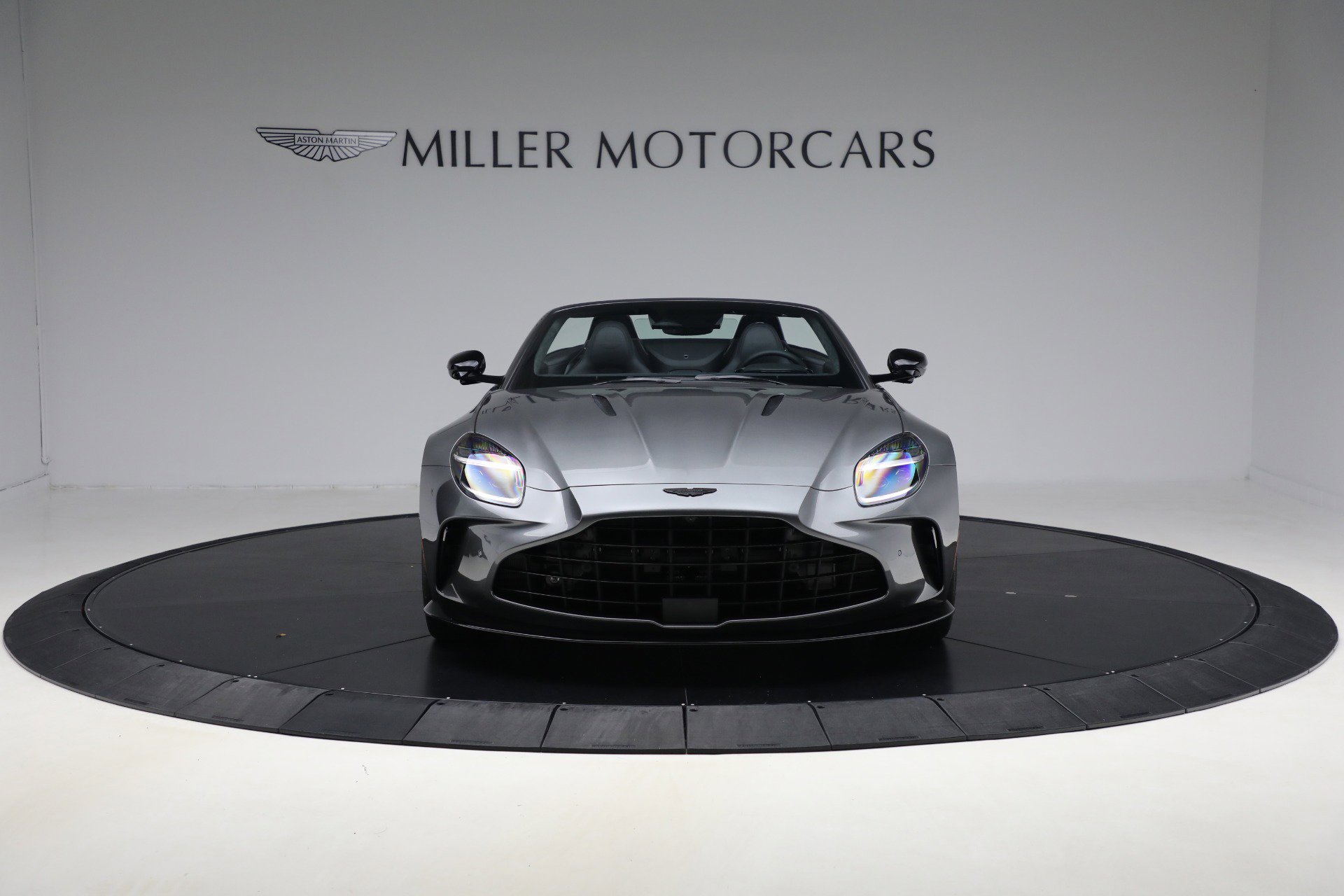 New 2026 Aston Martin V8 Vantage Roadster image 12