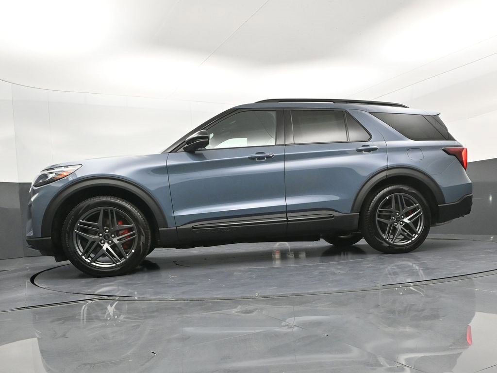 Used 2025 Ford Explorer ST w/ Sun And Sound Package image 36