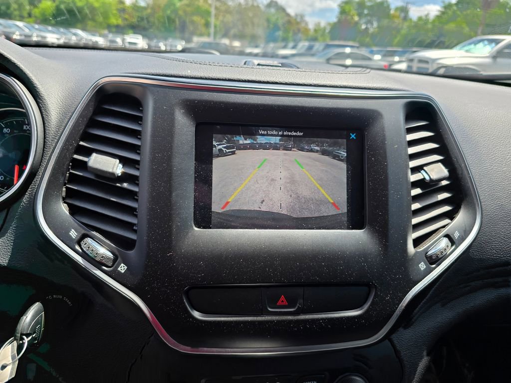 Certified 2019 Jeep Cherokee Latitude w/ Popular Appearance Group image 23