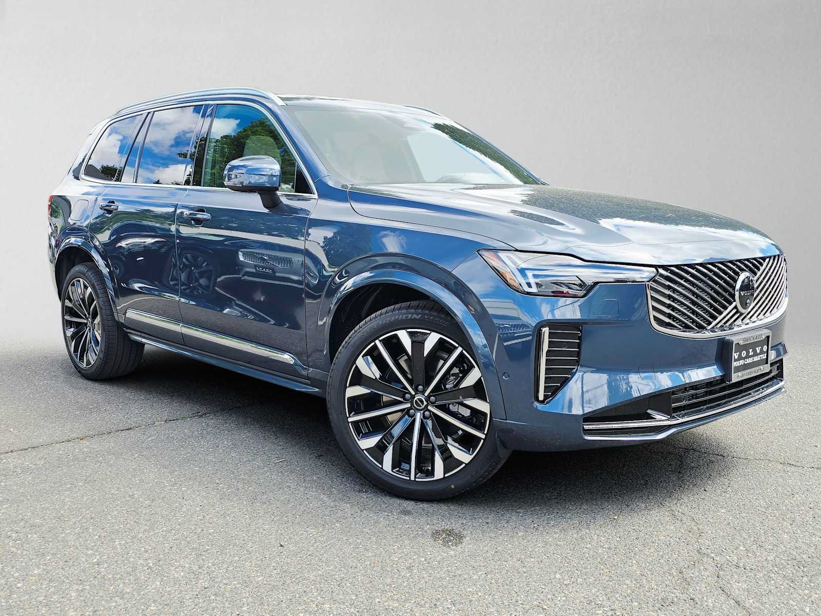 New 2026 Volvo XC90 B6 Plus w/ Protection Package