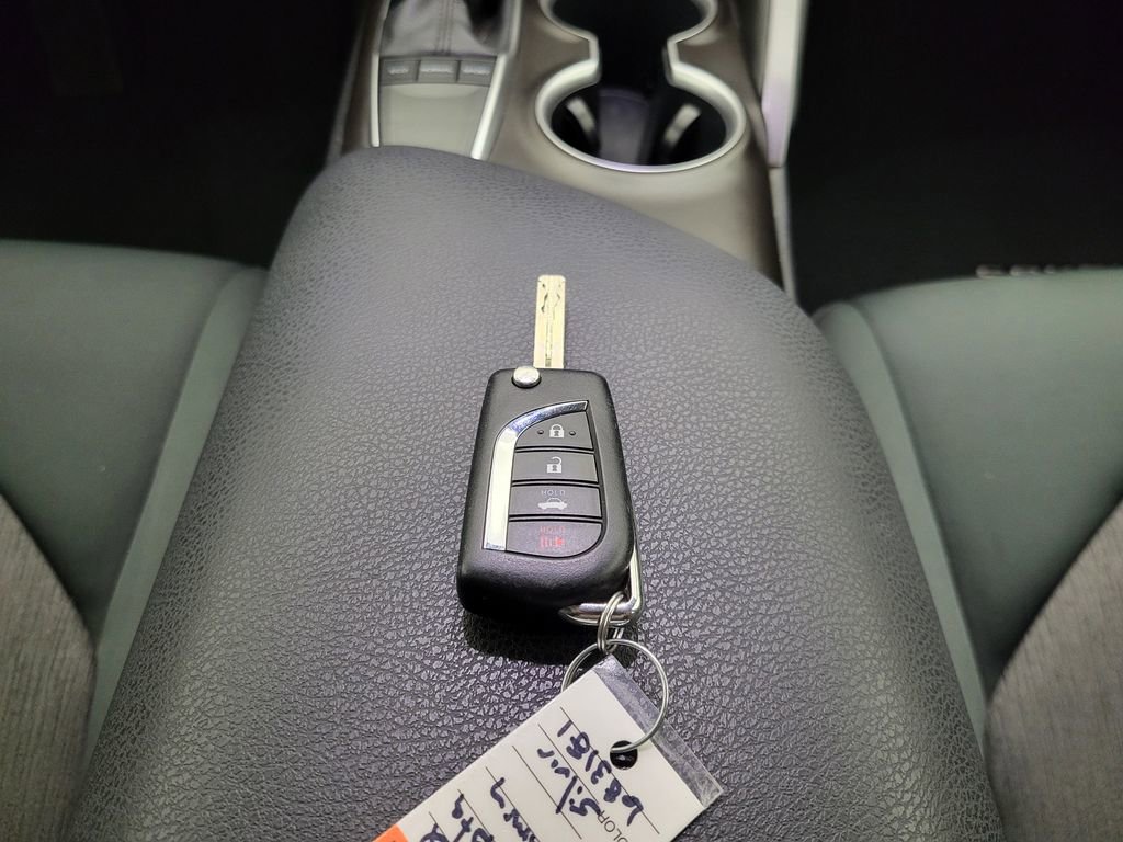 Used 2022 Toyota Camry LE image 39