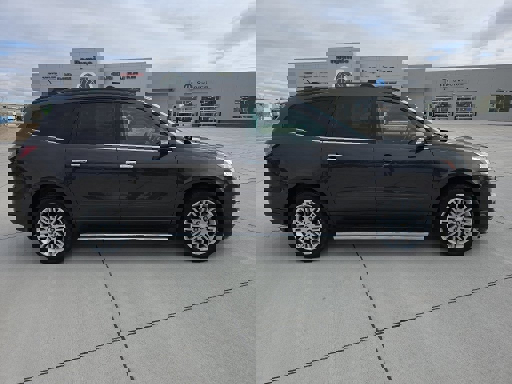 Used 2015 Chevrolet Traverse LT w/ Style and Technology Package image 4