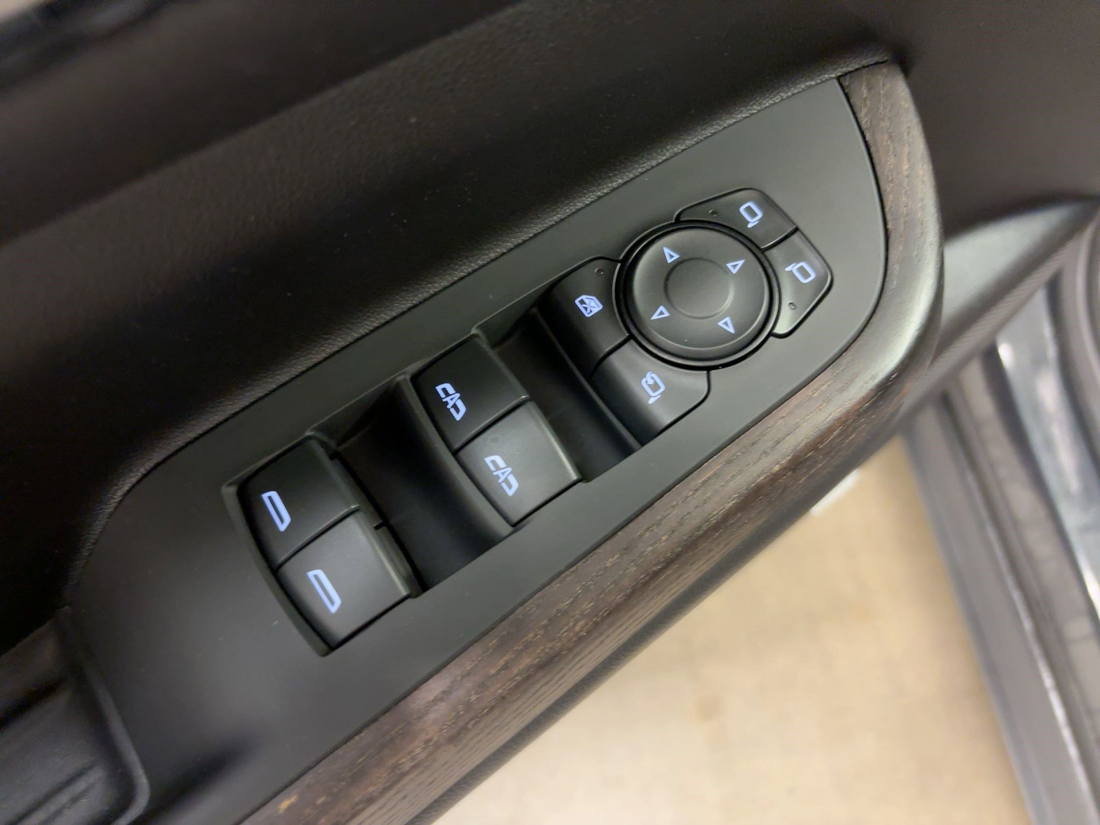 Used 2023 GMC Acadia Denali w/ Denali Ultimate Package image 11