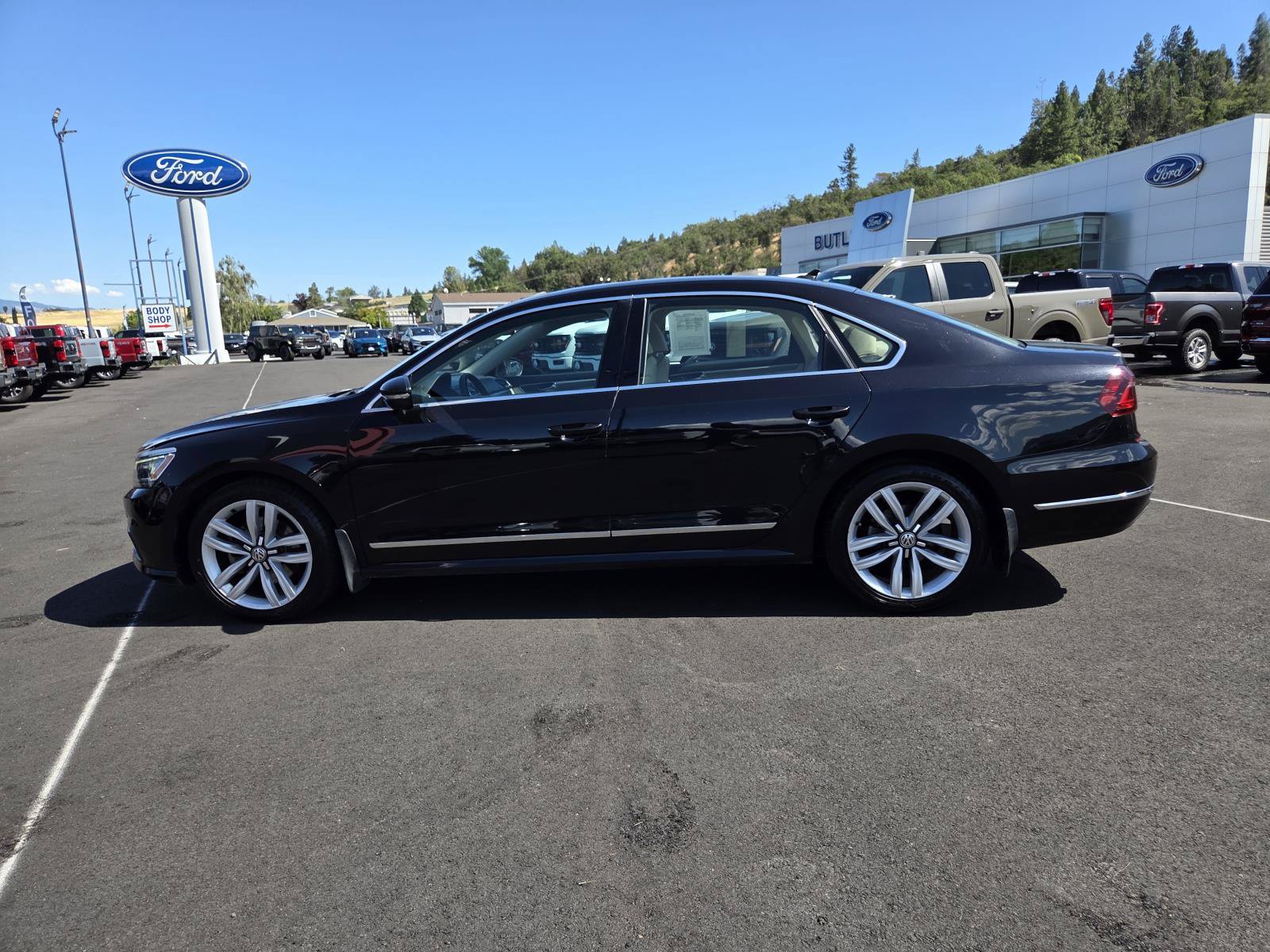 Used 2017 Volkswagen Passat 1.8T SE FWD image 8