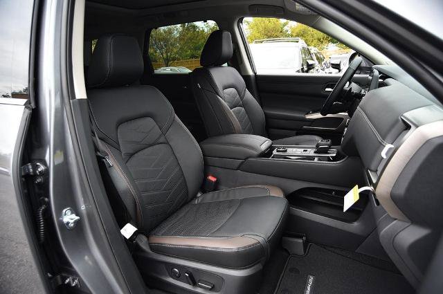 New 2025 Nissan Pathfinder Platinum w/ Cargo Package image 25