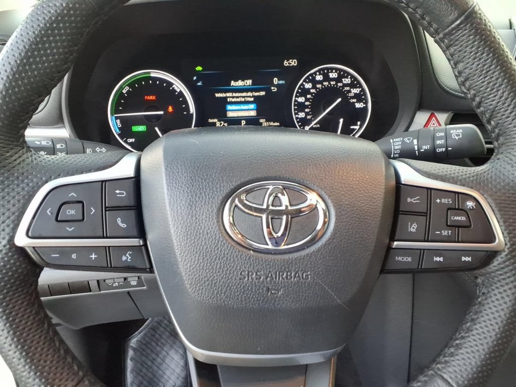 Used 2024 Toyota Sienna Limited AWD/4WD image 32