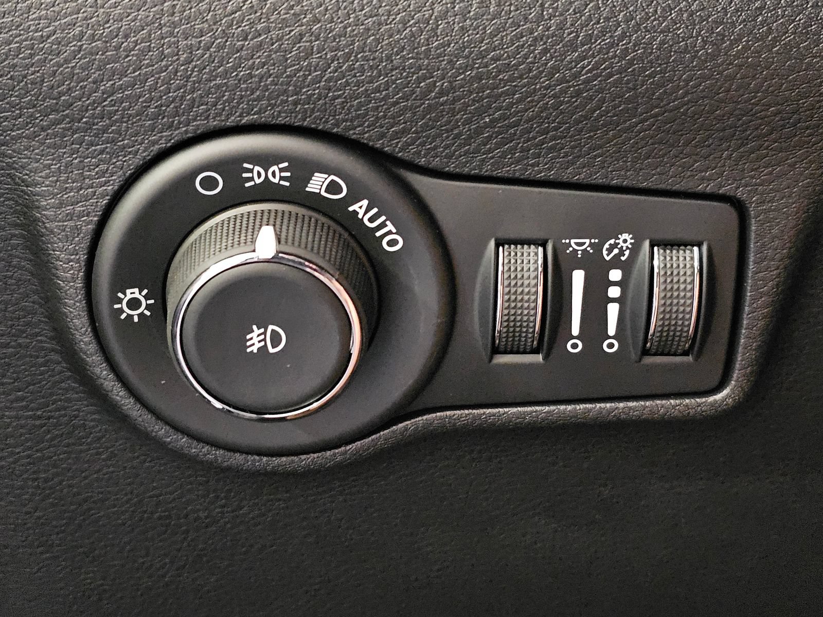 New 2026 Jeep Compass Limited w/ Sun, Sound & Navigation Group AWD/4WD image 18