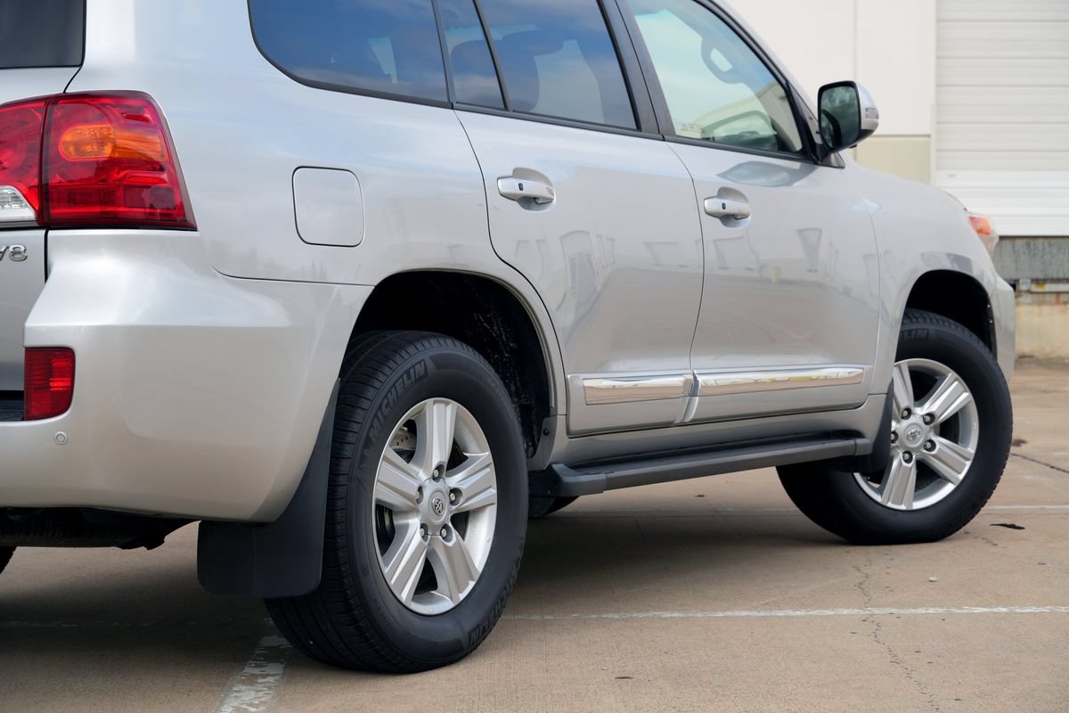 Used 2015 Toyota Land Cruiser AWD/4WD image 31