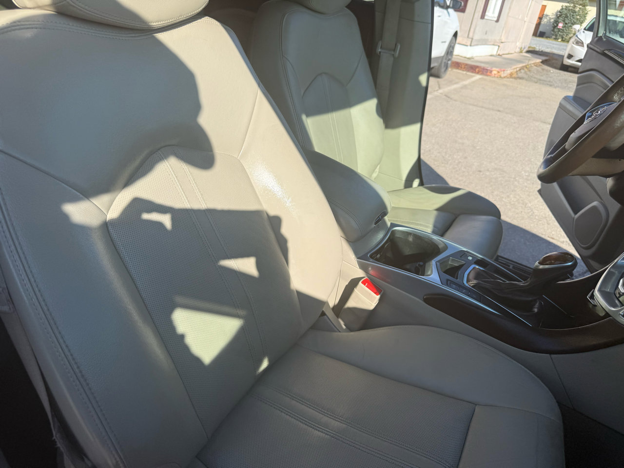 Used 2015 Cadillac SRX Luxury w/ Driver Awareness Package image 82