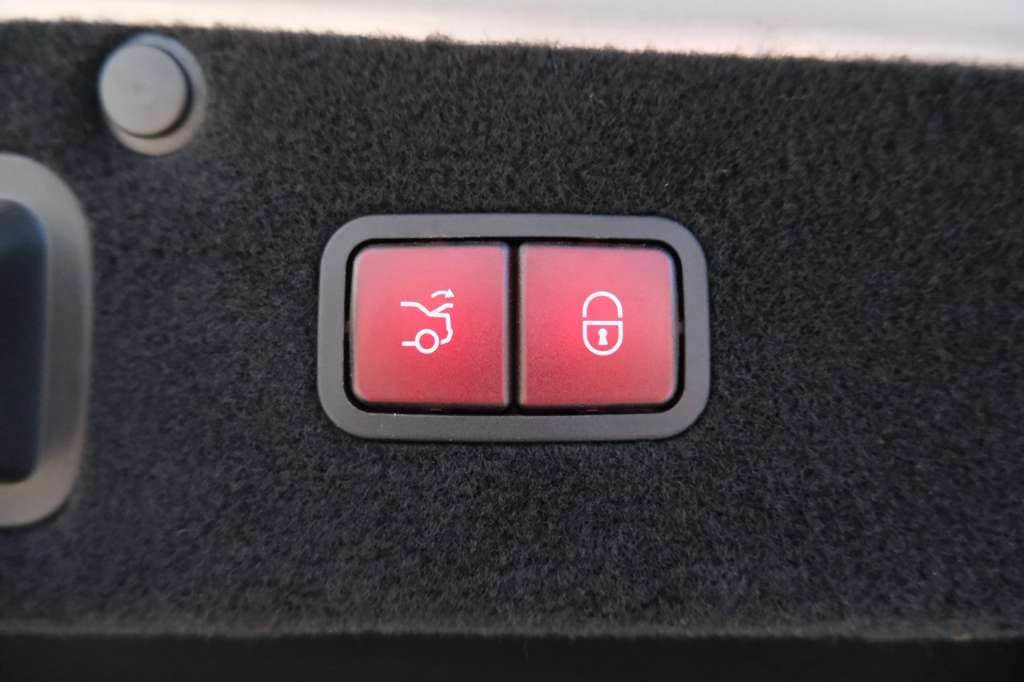 Used 2016 Mercedes-Benz S 550 Sedan image 11
