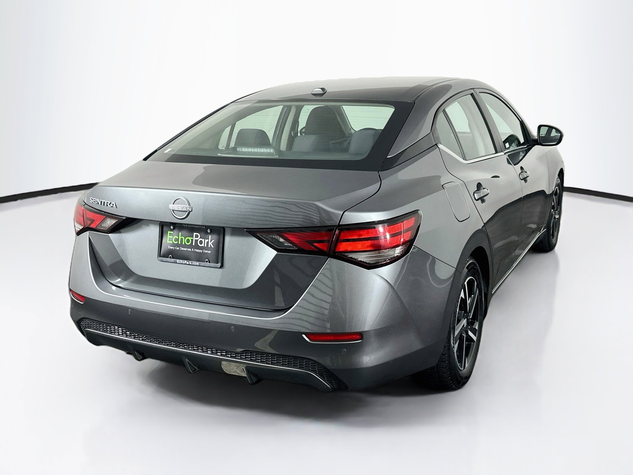 Used 2025 Nissan Sentra SV FWD image 9
