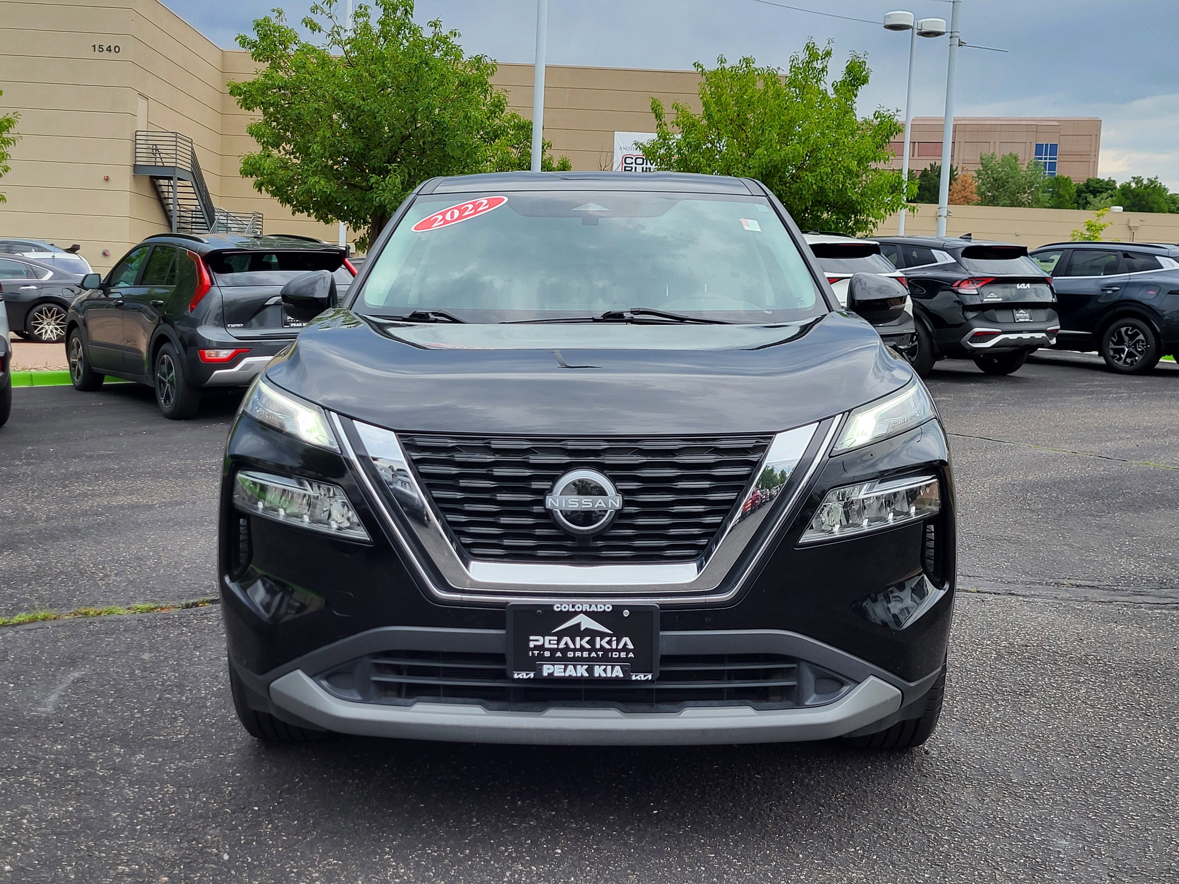 Used 2022 Nissan Rogue SV image 6