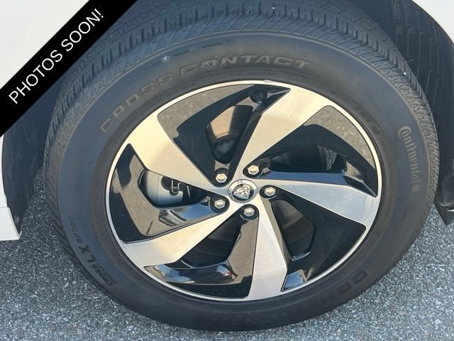 Used 2025 Jaguar F-PACE R-Dynamic S AWD/4WD image 32
