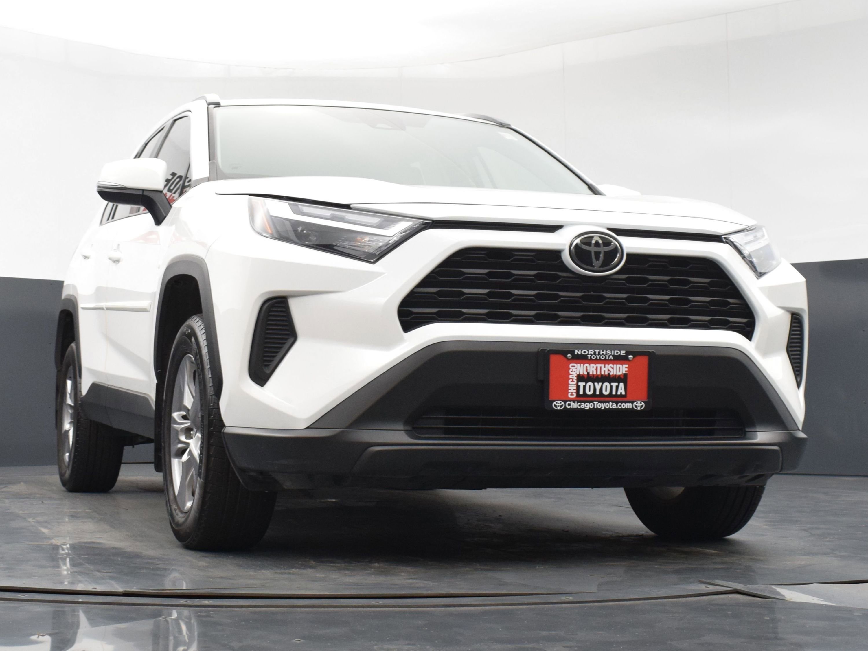 Used 2024 Toyota RAV4 XLE FWD image 29