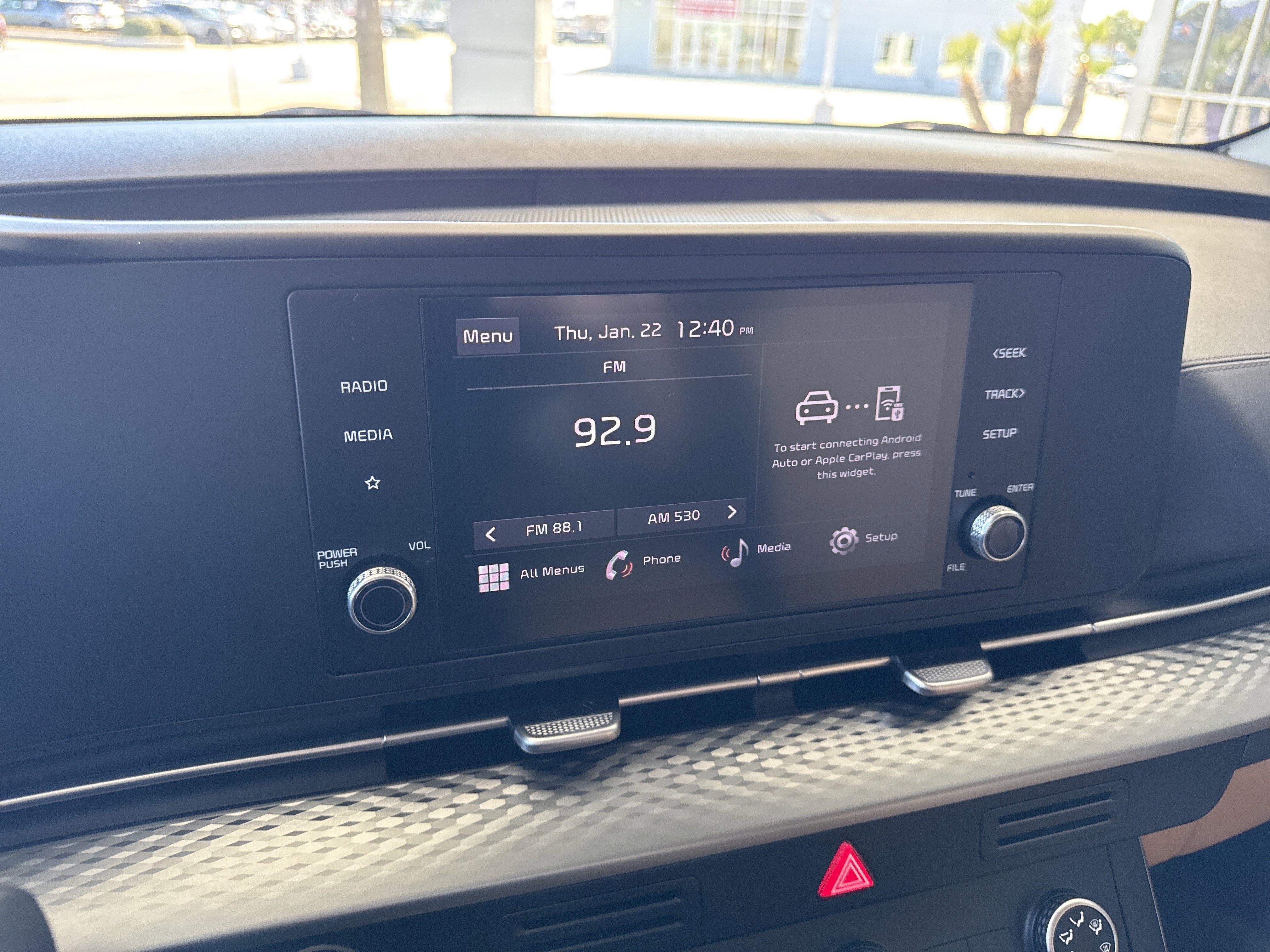 Used 2023 Kia Carnival LX image 22