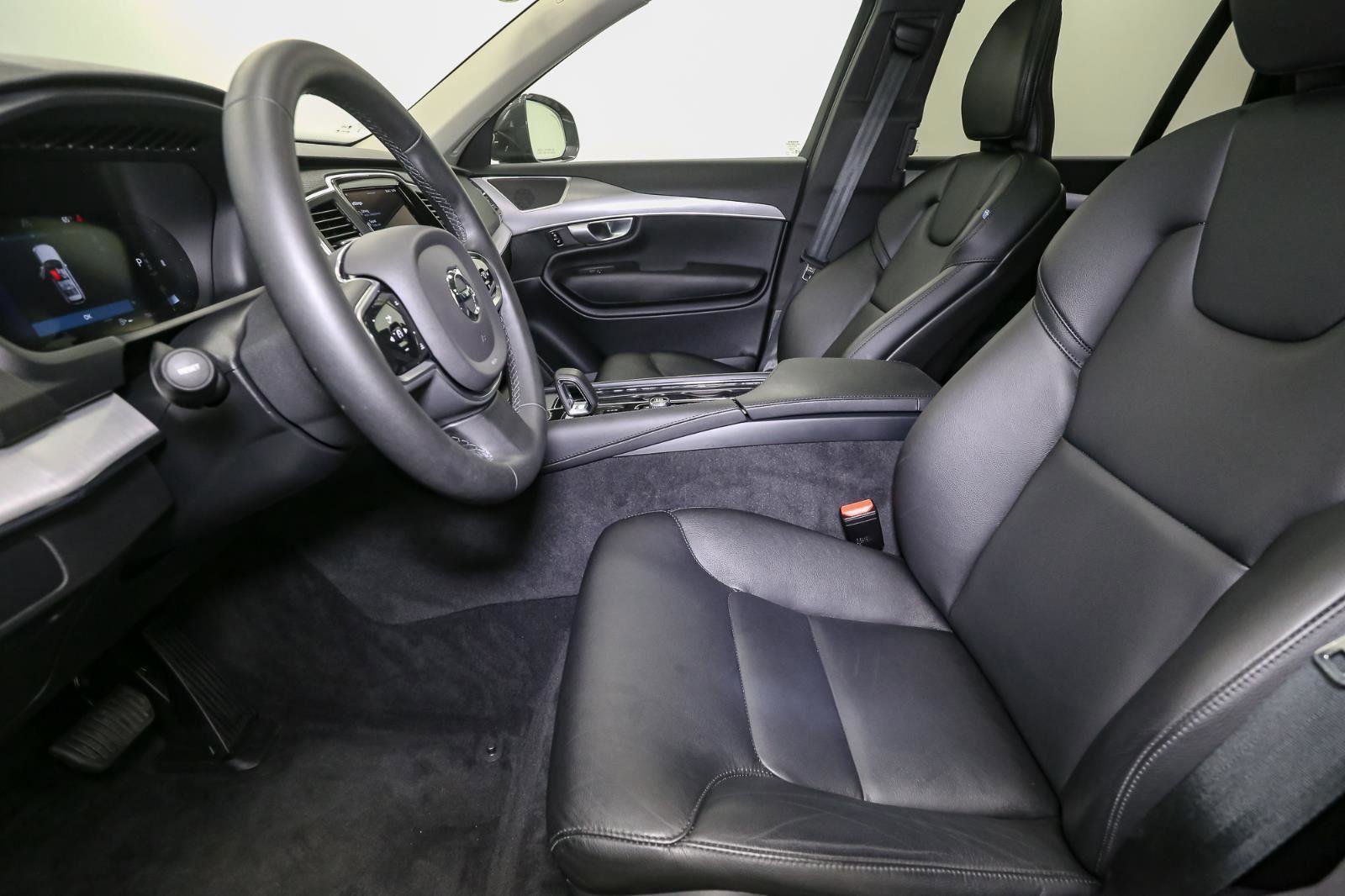 Used 2024 Volvo XC90 B5 Core w/ Climate Package image 43